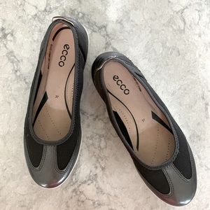 ECCO SLIP ON